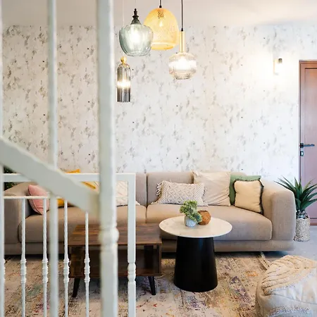 Old Town Nest Апартаменты