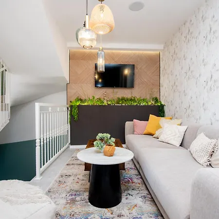 Old Town Nest Апартаменты *
